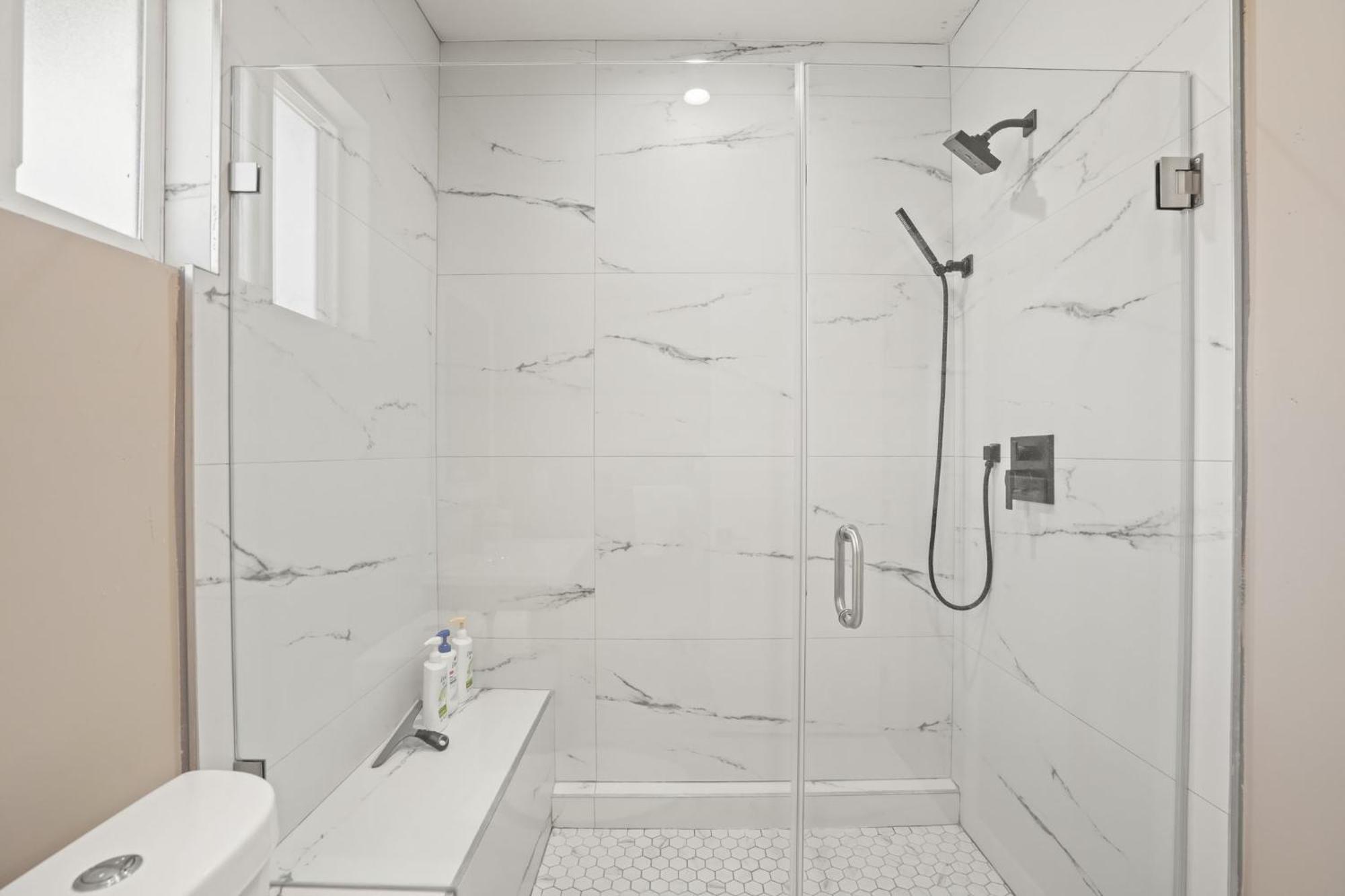 New Modern Cozy Guest House, Parking, Pet Friendly In Mar Vista! Hébergement de vacances *
