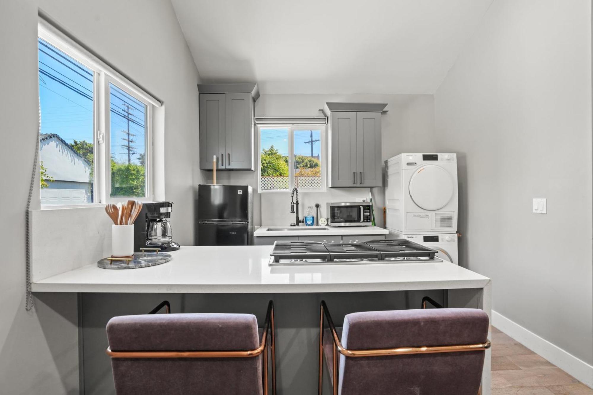 Hébergement de vacances New Modern Cozy Guest House, Parking, Pet Friendly In Mar Vista! *